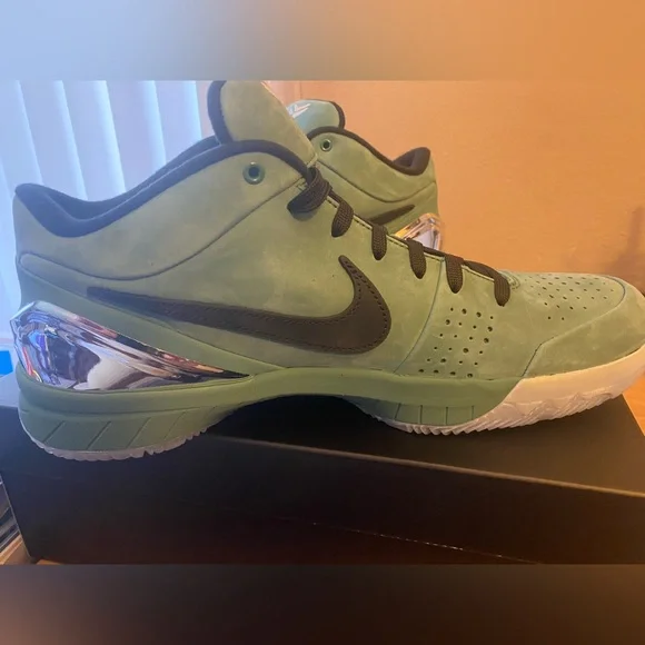 Nike Kobe 4 Protro Girl Dad Men Size 11.5 NEW
